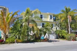 Luxury waterfront home with a heated pool and spa! - Image 4