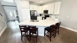 Modern Kitchen -Close to parks - TVs in all rooms! - Image 3