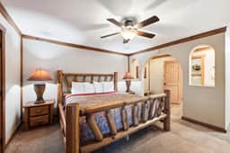 Beautiful Lofted Condo, Centrally Located - Image 4