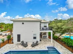 Sea-N-Double with Private Pool and Carriage House - Image 5