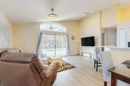 Open Plan 4 Bed Home w/ West Facing Pool (409) - Image 5