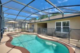 South-Facing Pool & Spa in Quiet Gated Community - Image 2