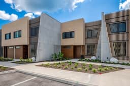 Luxury Family Townhouse Near Disney & Dining - Image 4