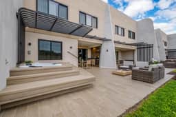 Disney Getaway – Luxury Townhouse with Hot Tub - Image 4