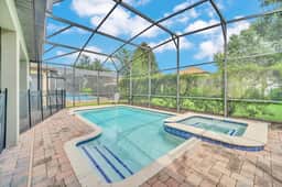 Luxury 6-Bedroom Family Villa in Gated Community - Image 3