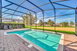 8BR Villa with Pool & Games Room, Sleeps 17 - Image 4