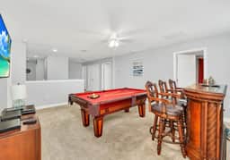 8BR Villa with Pool & Games Room, Sleeps 17 - Image 5