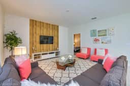 EV_1512Maid - Palm Haven Retreat - Image 3