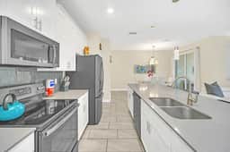 EV_4927 - Beautiful Storey Lake - Image 4