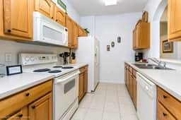 EV_76604 - Windsor Condo - Image 3
