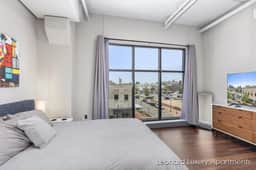 1 Queen Bedroom w/ City Views - Leonard Building - Image 3
