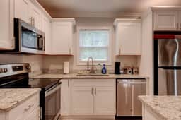 Clanton Cottage - A Modern Getaway in Thomasville - Image 2