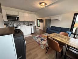 Victorian Queen Getaway Unit C + Washer/Dryer - Image 2