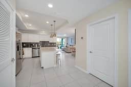 EV_208 - The Storey Condo - Image 3