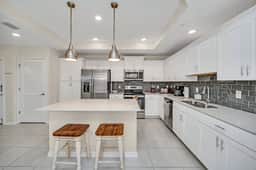 EV_208 - The Storey Condo - Image 5