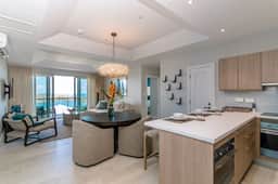 Rose Quartz - 2 Bedroom Luxury Suite with Ocean - Image 3
