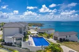 Blue Lace - 2 Bed Luxury Suite with Ocean - Image 4