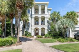 Ballamore Beach Haven | Elevator, Spa & Pool - Image 5