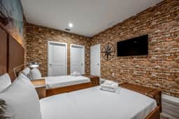 Premium Family Townhouse Near Disney & Orlando - Image 5