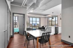 Waterfront Views Apartment - Leonard Building - Image 4