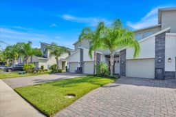 3BR Golf View Townhome Near Disney - Image 3