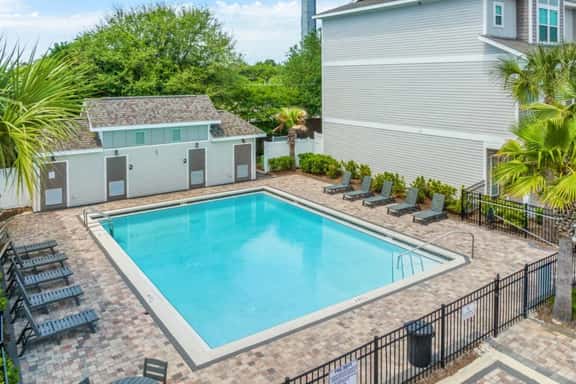 Silverfin Villa with Pool and Designer Interior - Image 1
