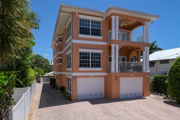 Hibiscus Hideaway Condo Walk to Historic Bridge St - Image 1