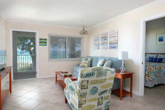 Enjoy beautiful sunsets Beachfront Villa - Image 1