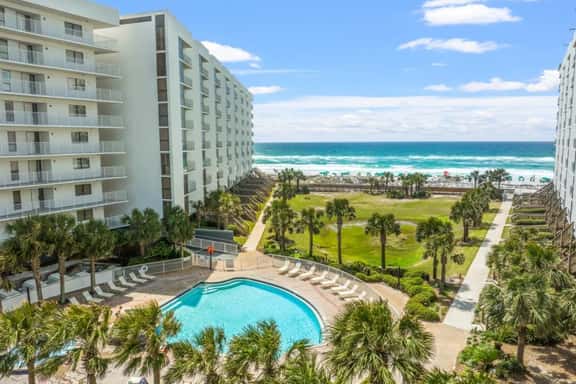 Mainsail Breeze with Heated Pool and Private Beach - Image 1