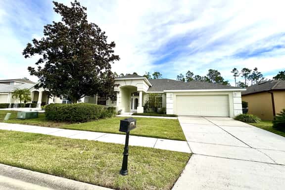 4 Bed Pool Home on Golf Community - Image 1