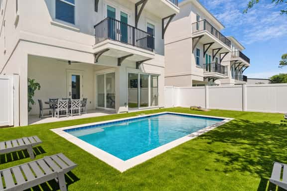 Endless Summer Estate with Pool and Game Room - Image 1