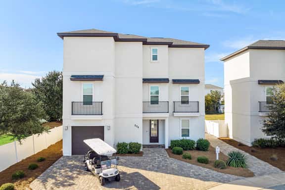 Grand Vista Chateau with LSV and Pool - Image 1