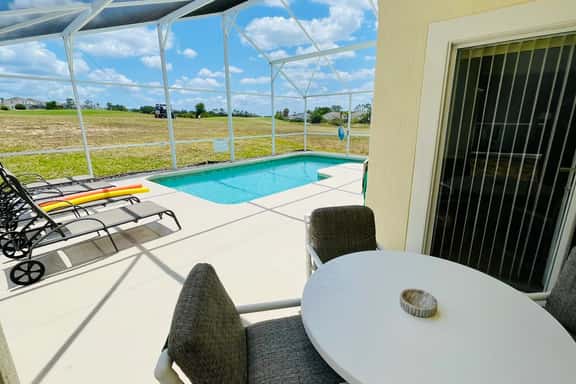 4 bed Pool home on Golf Community (626) - Image 1