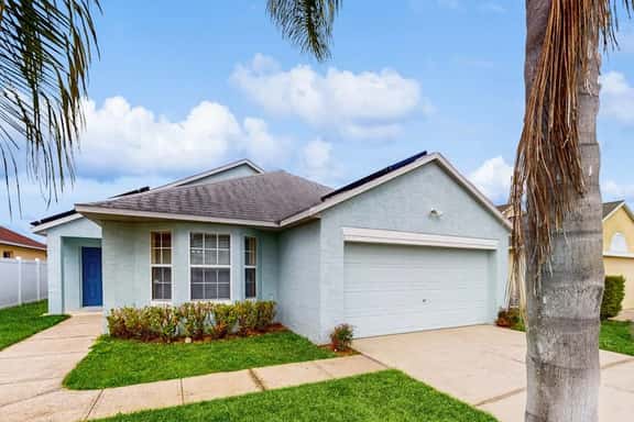 Open Plan 4 Bed Home w/ West Facing Pool (409) - Image 1