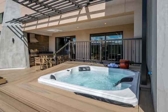 Luxury 3BR Townhouse Near Disney – Magic Village - Image 1