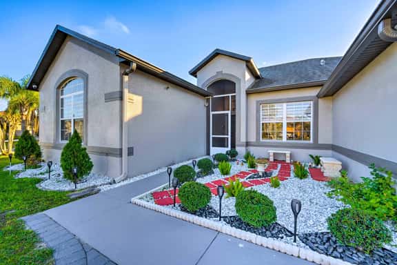 Spacious 4BR Family Villa Near Disney with Pool & Games - Image 1