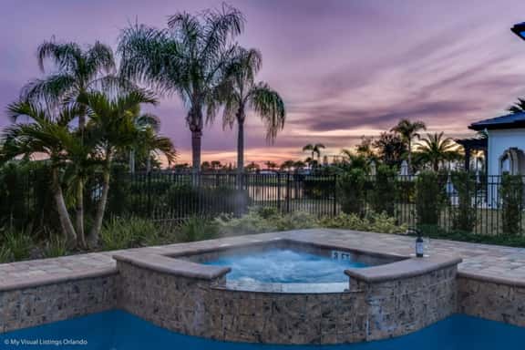 Luxury 7-Bedroom Reunion Retreat with Home Cinema & Pool - Image 1