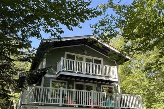 Chalet Jay - Vermont Ski and Golf Retreat - Image 1