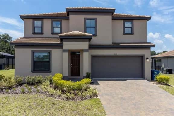 4BR Balmoral Home with Private Pool & Views - Image 1