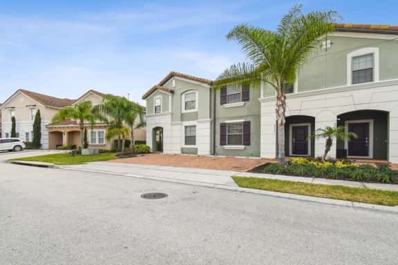 5BR Solterra Townhome with Splash Pool & Loft - Image 1