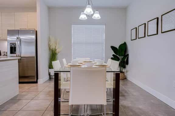 4BR Balmoral Home with Pool & Lake Views - Image 1