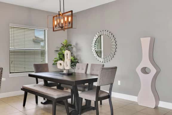 4BR Balmoral Home with Pool & Lake Views - Image 1