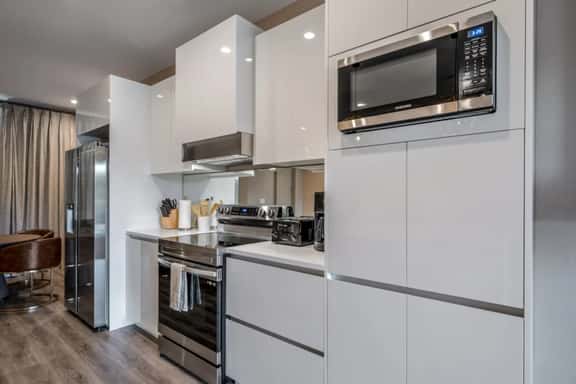 Spacious Family Townhome Near Disney & Attractions - Image 1