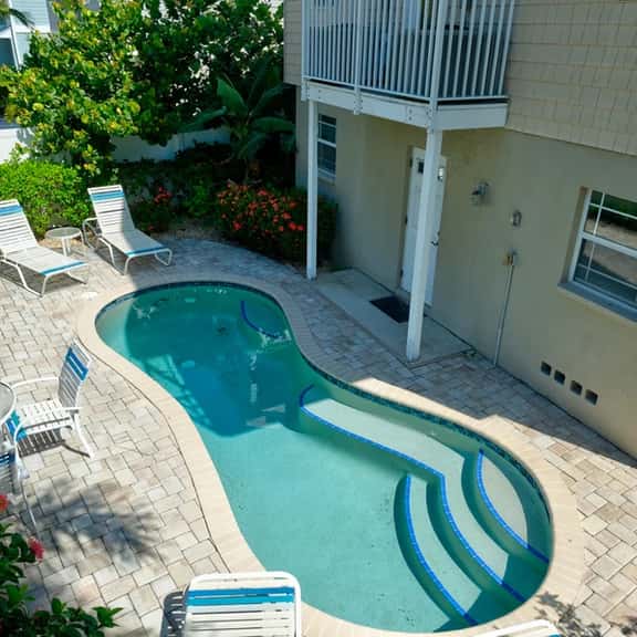 The Salty Dog w private pool, well stocked - Image 1