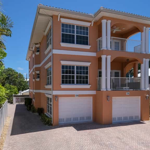 Hibiscus Hideaway Condo Walk to Historic Bridge St - Image 1