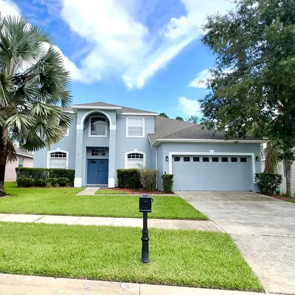 6 Bed Pool Home on Golf Community (208) - Image 1