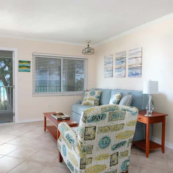 Enjoy beautiful sunsets Beachfront Villa - Image 1