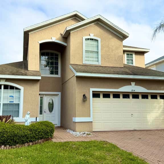 Modern Kitchen -Close to parks - TVs in all rooms! - Image 1