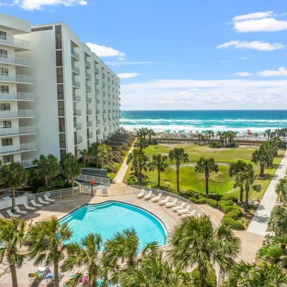 Mainsail Breeze with Heated Pool and Private Beach - Image 1