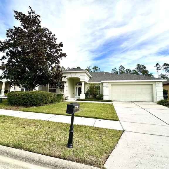 4 Bed Pool Home on Golf Community - Image 1